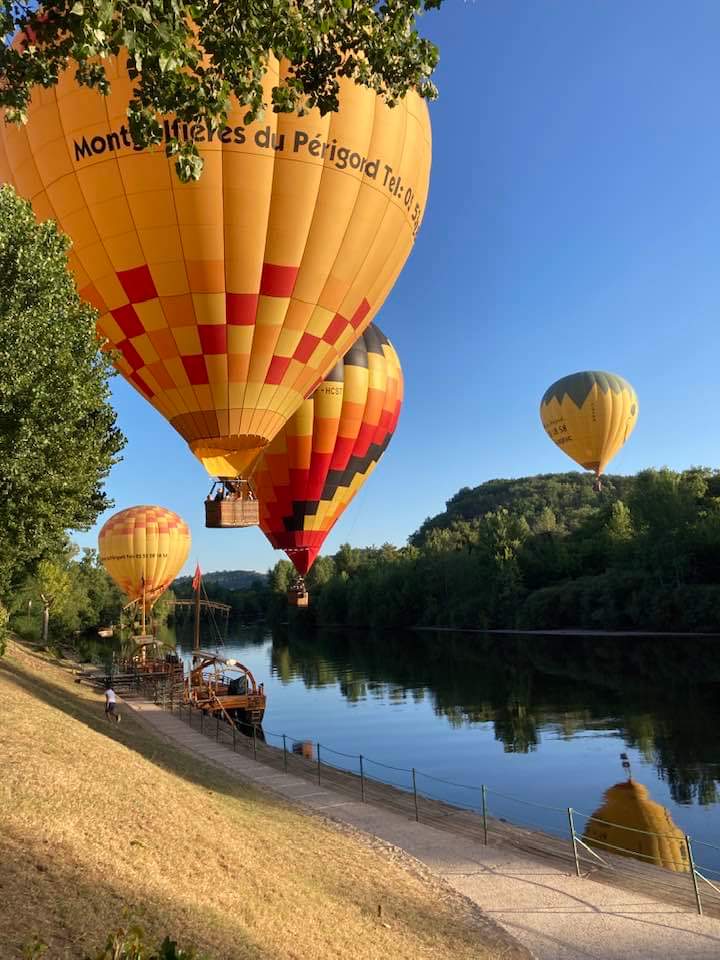 Featured image for “Vol ou baptême en montgolfière pour un moment inoubliable”