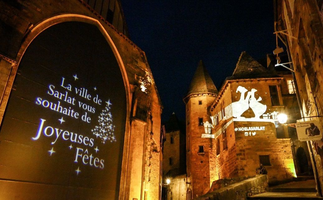 Featured image for “Réserver vacances de Noël – St Sylvestre Sarlat Dordogne avec piscine couverte chauffee”