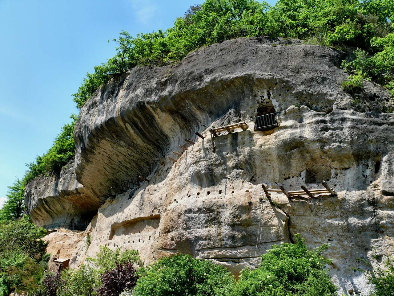 Featured image for “Les Eyzies : les meilleures randonnées et visites à faire”